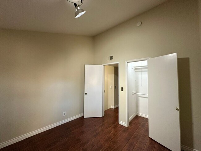 Building Photo - 22137 Burbank Blvd