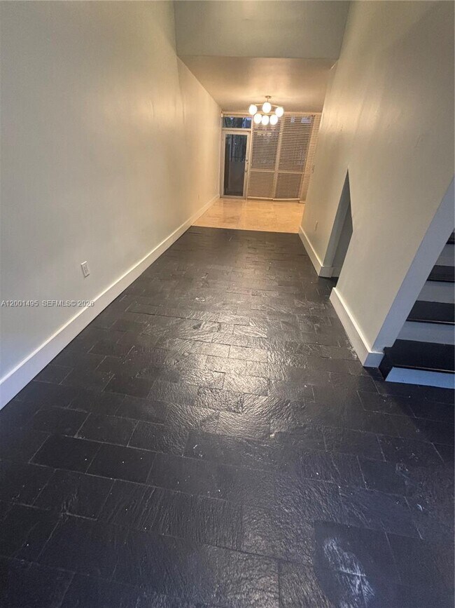 Building Photo - 2666 Tigertail Ave