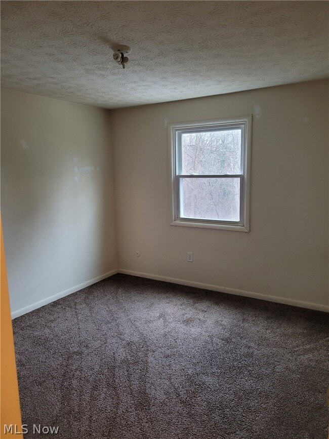 Building Photo - 2781 Thackeray Ave NW