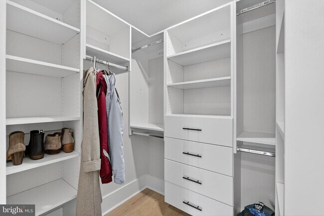 Building Photo - 32 Adams St NW