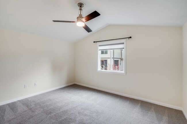 Building Photo - Beautiful 3 bed, 2.5 bath rental home in St. Johns Neighborhood!