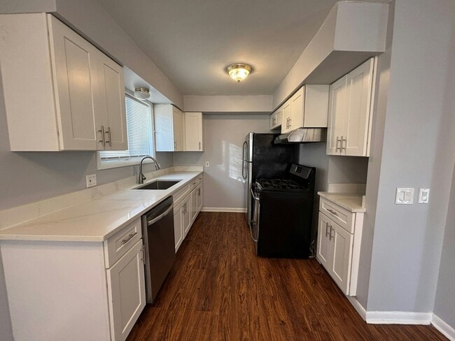 Building Photo - 11265 Essex Ave