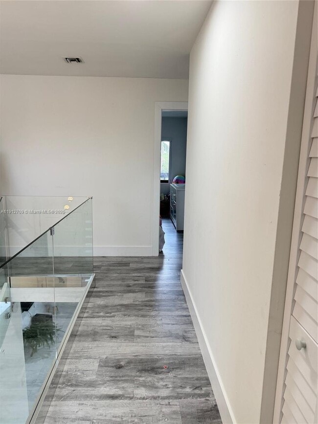 Building Photo - 1271 SW 124th Ct