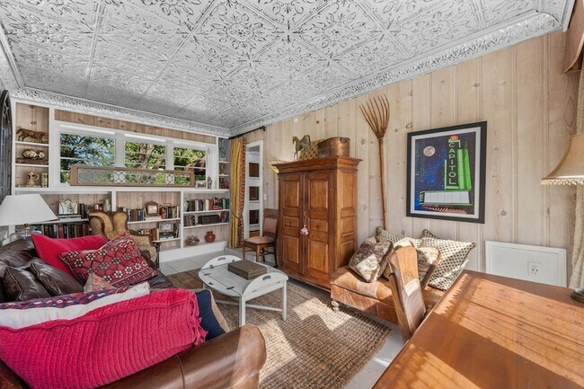 Building Photo - 201 Brookfield Ave