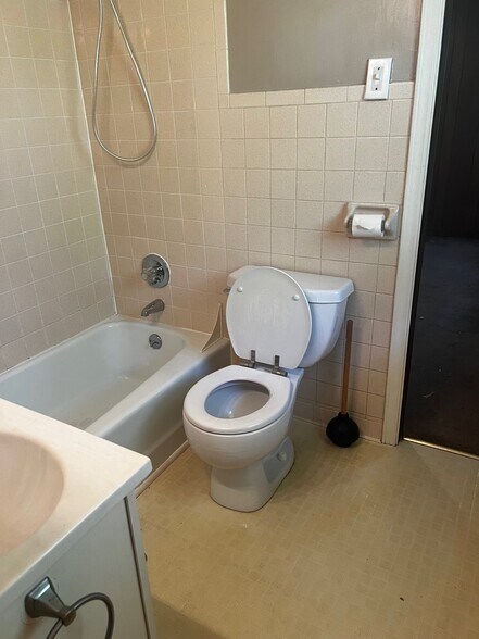 Bathroom - 176 Hardwood Ln