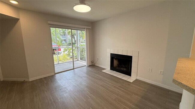 Building Photo - 850 S Tamiami Trl