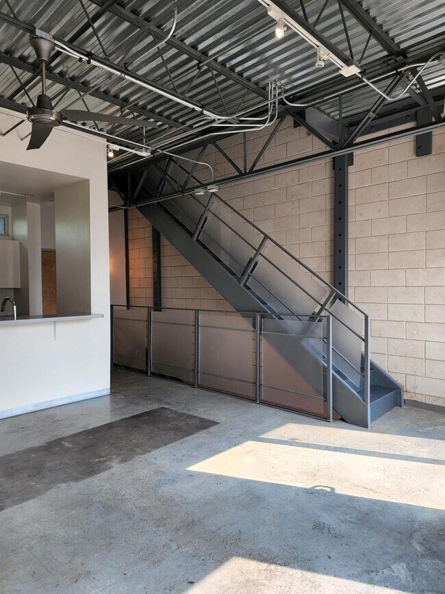 Building Photo - 4801 S Congress Ave