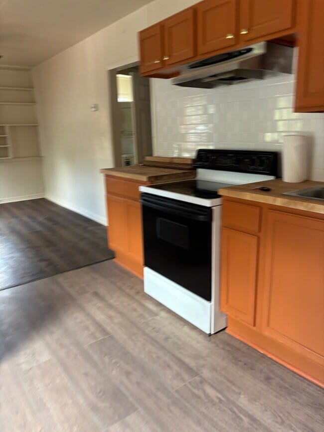 Building Photo - 5731 Mitchell Ct