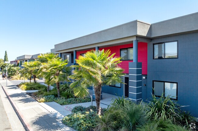 Building - Innovation on Hollenbeck