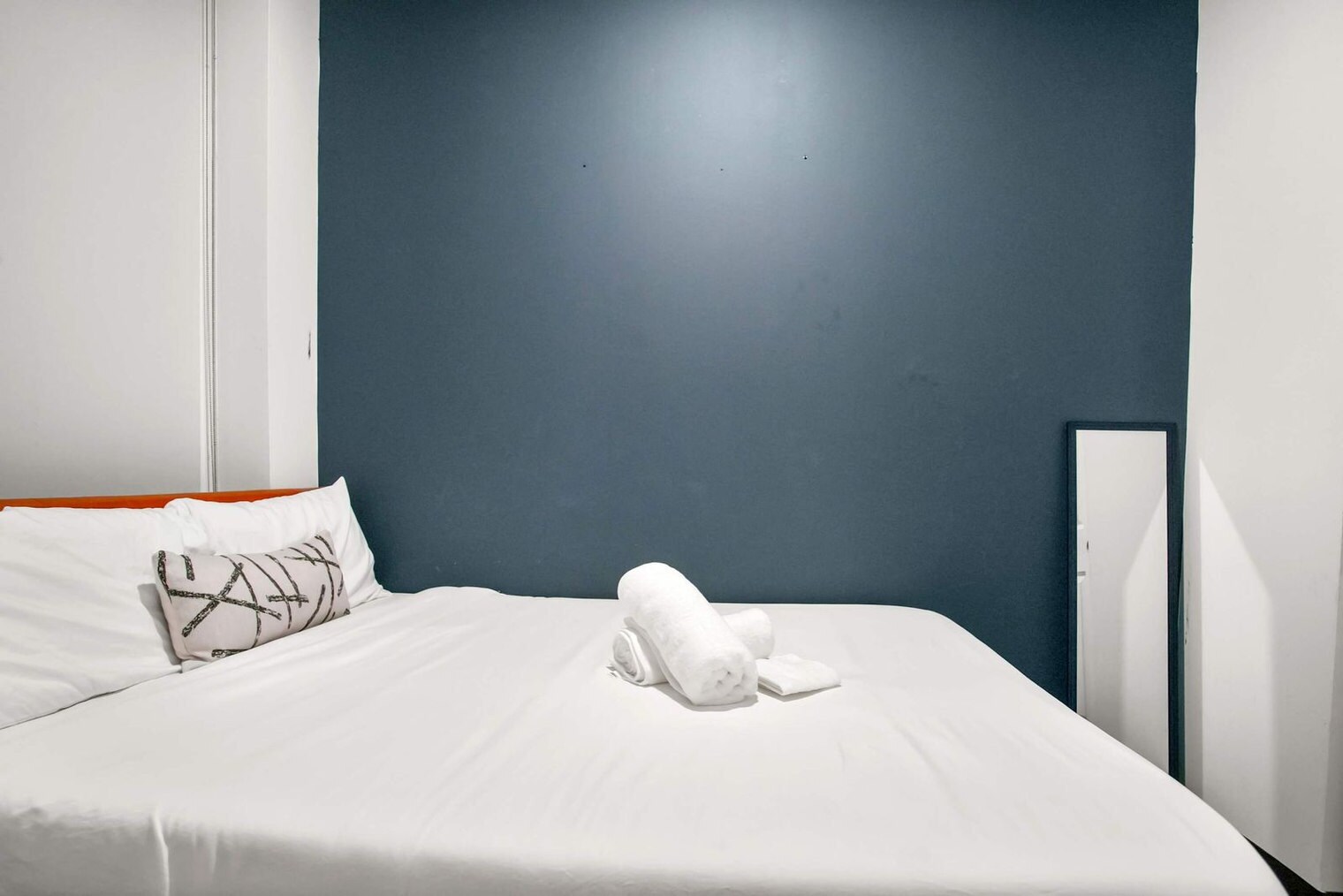 Building Photo - 209 9th St