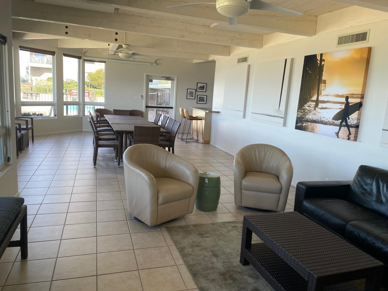 Building Photo - 245 S Helix Ave