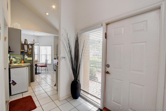 Building Photo - 22667 Meridiana Dr