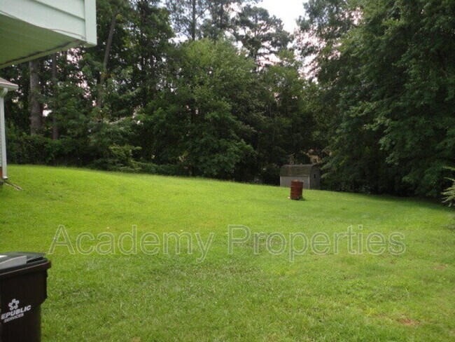 Building Photo - 1417 Pennel Dr