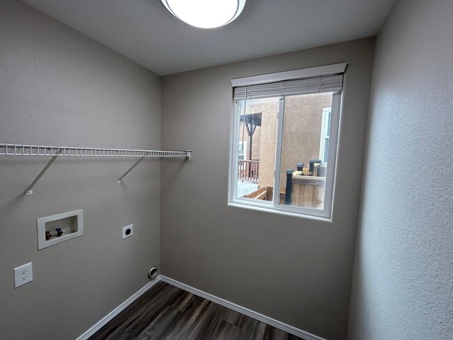 Building Photo - Beautiful Stetson Hills 3 Bedroom