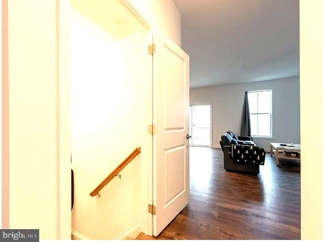 Building Photo - 5019 Forsythia Pl