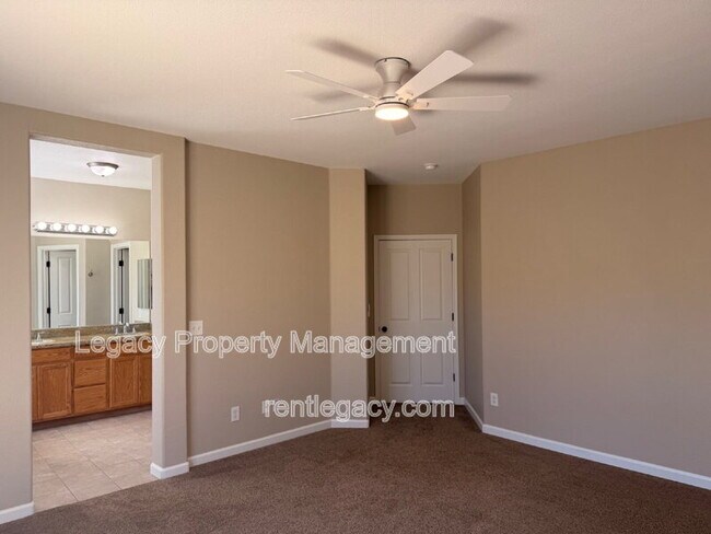 Building Photo - 4711 Summerset Dr