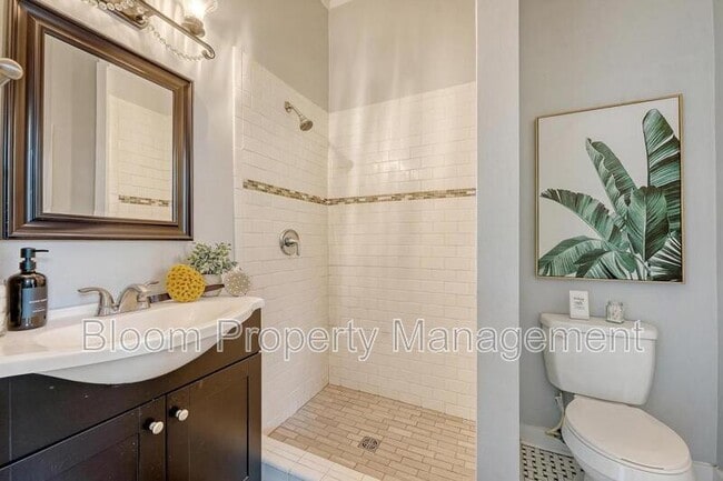 Building Photo - 169 Fishburne St