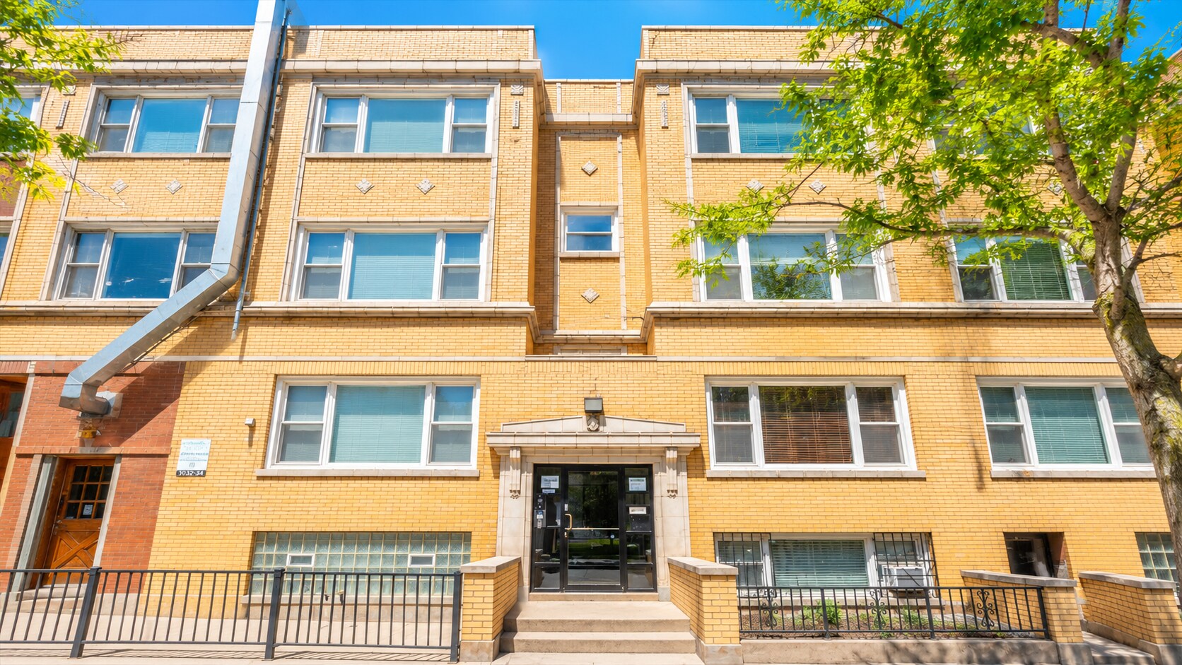 Building Photo - 444 W Arlington Pl