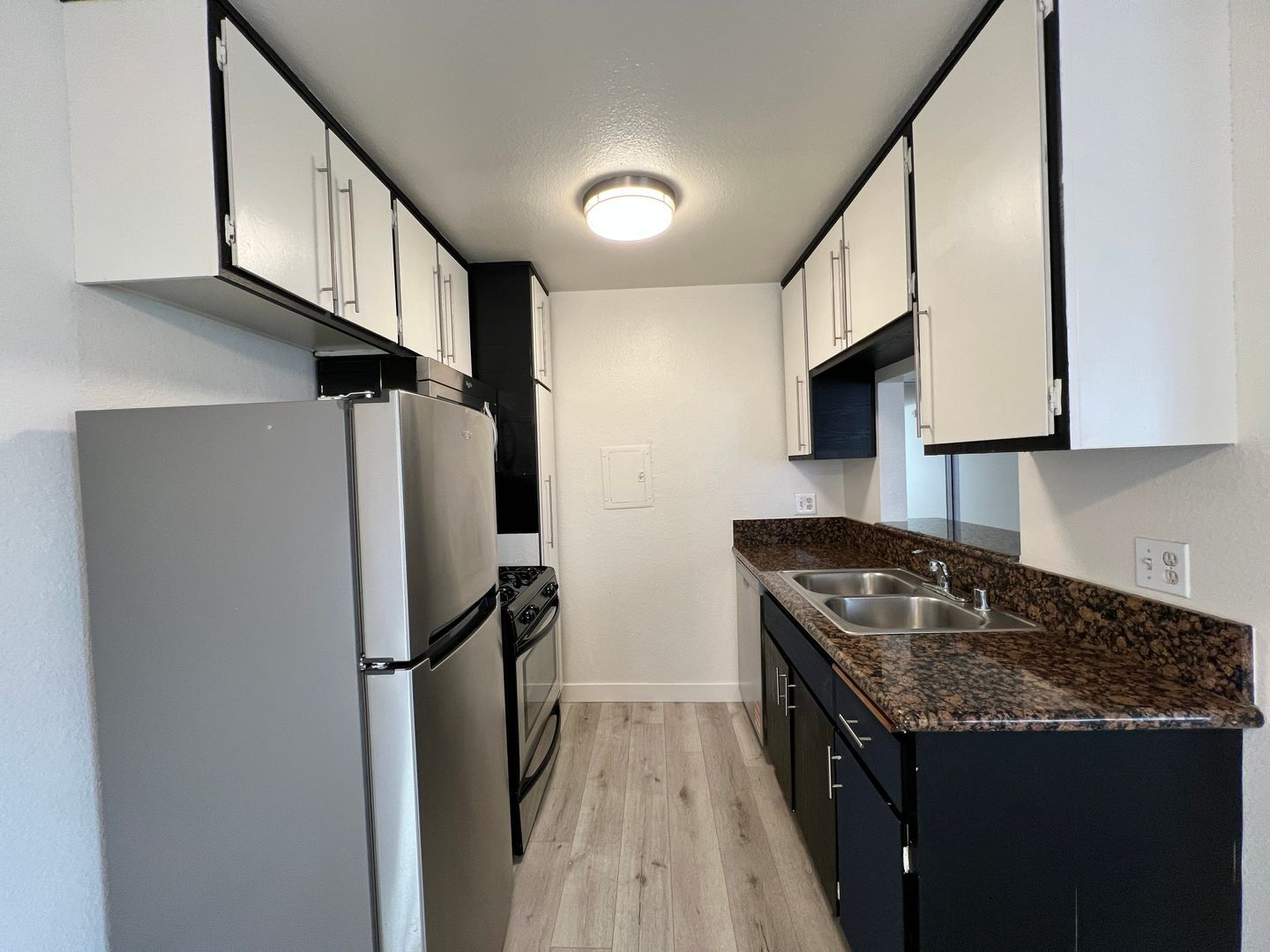 Building Photo - 3730 S Sepulveda Blvd