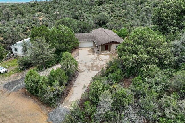 Building Photo - Nature at Your Back Door in this 3 Bedroom...