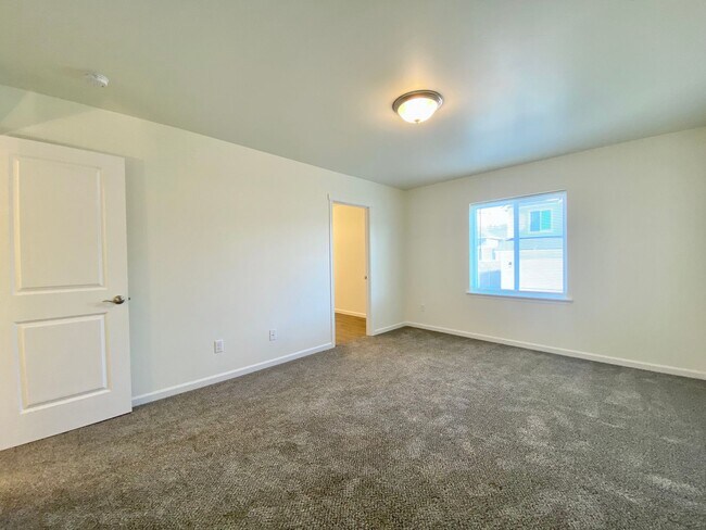 Building Photo - Beautiful, Newly-Built Home with Office