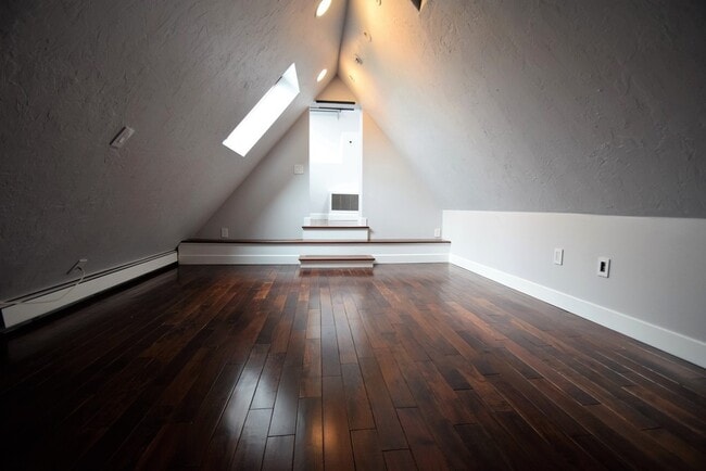 Building Photo - 444 Western Ave
