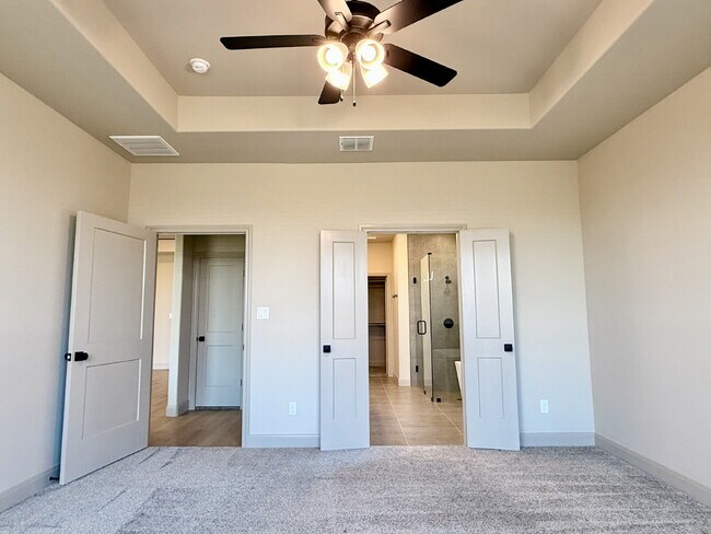 Building Photo - Luxury Viridian Retreat: Isolated and Spa-...