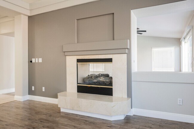 Building Photo - Gorgeous 1 Story Home in Gated Community