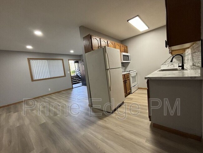 Building Photo - 1109 N 28th St