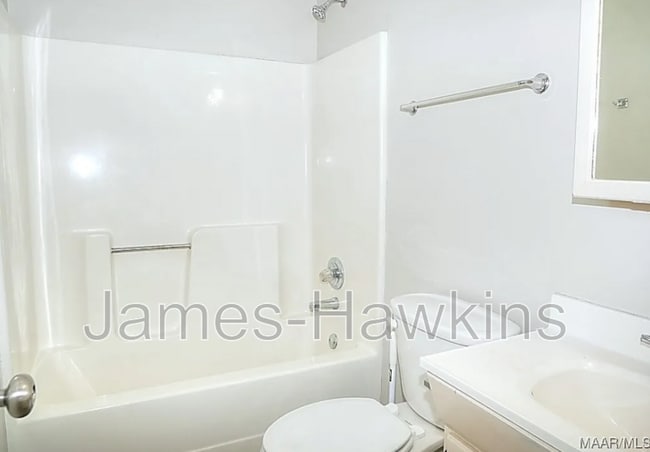 Building Photo - 709 Balfour Rd