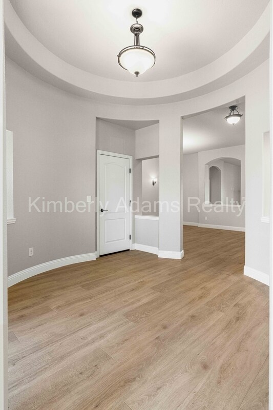 Building Photo - 213 Lariat Trail