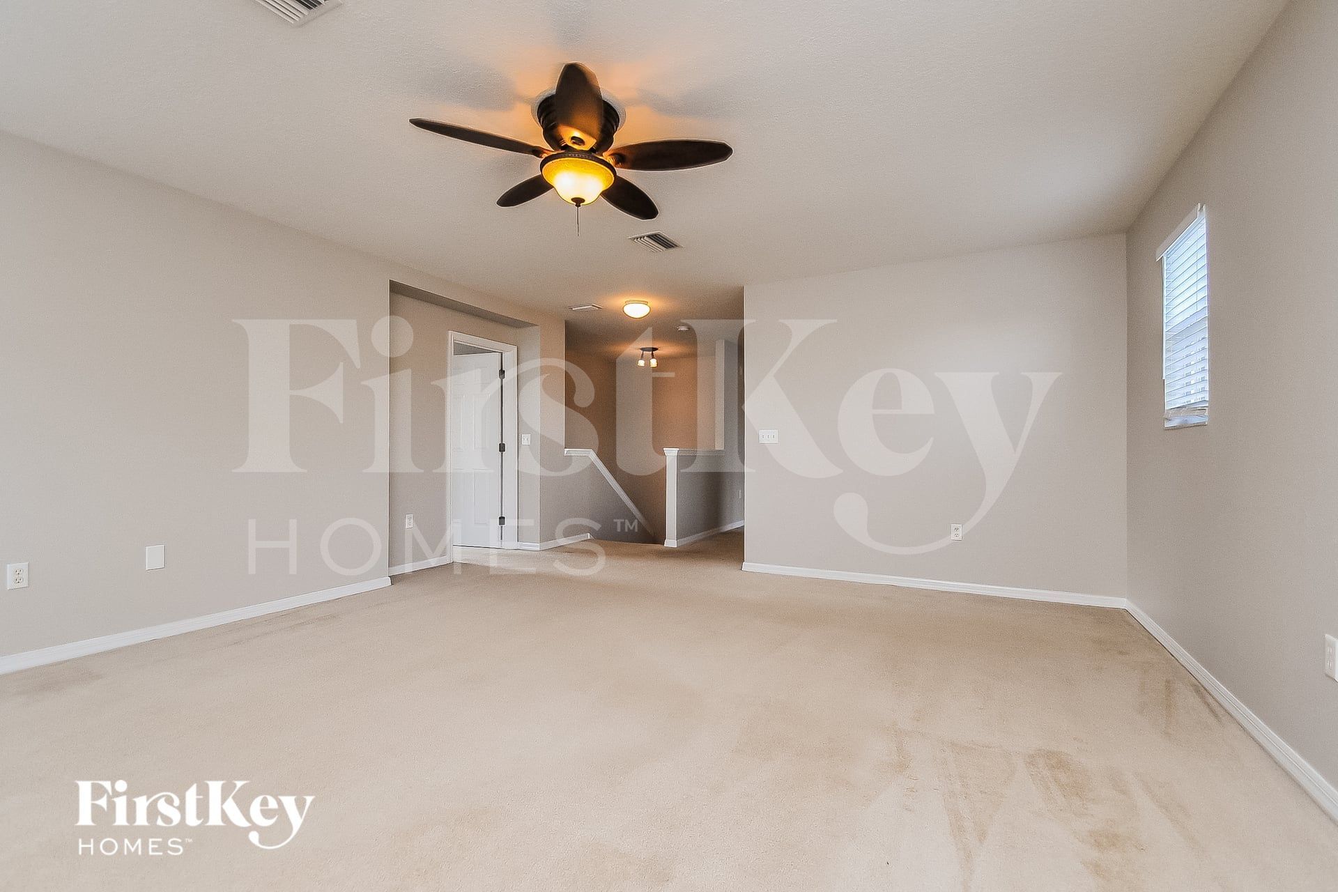Building Photo - 6942 Lake Eaglebrooke Dr