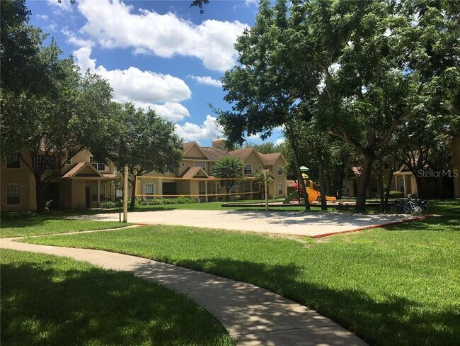 Building Photo - 842 Grand Regency Pointe