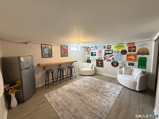 Building Photo - 1081 New Haven Rd