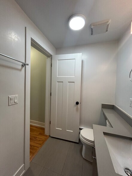 Building Photo - 545 Chestnut St