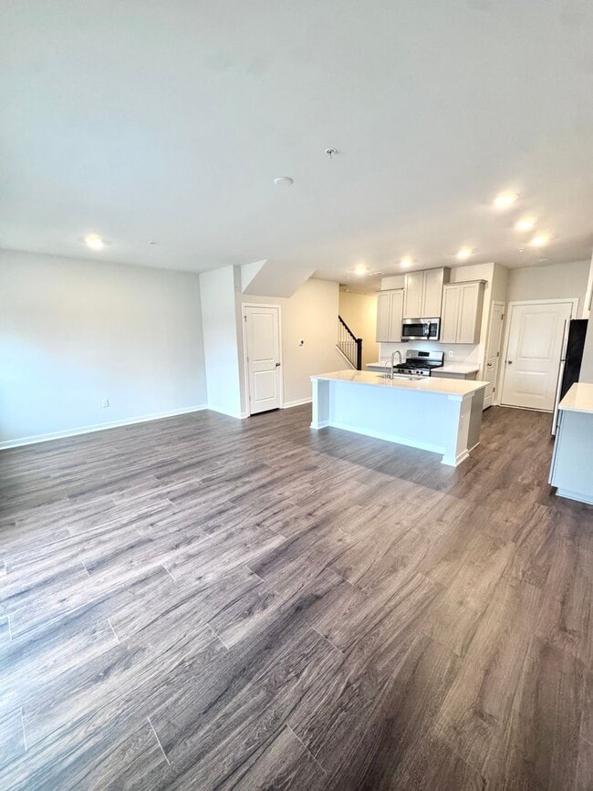 Building Photo - THREE BEDROOM/2.5 BATH TOWNHOME in Southern Lehigh School District