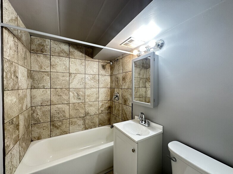 Building Photo - 3812 25th Ave