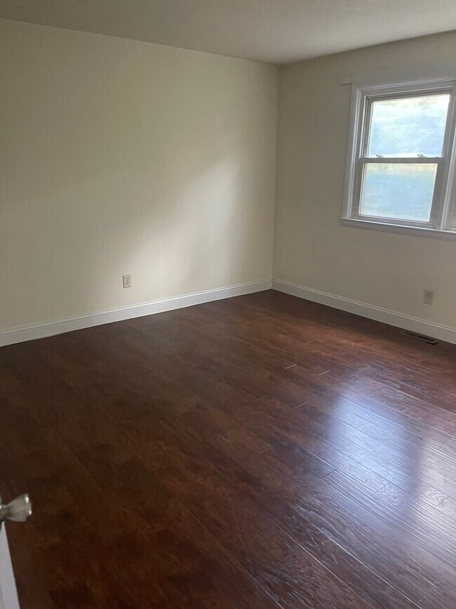 Building Photo - Alban Park Townhome