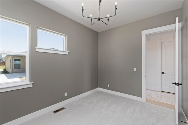 Building Photo - 11375 W Perthshire Ln