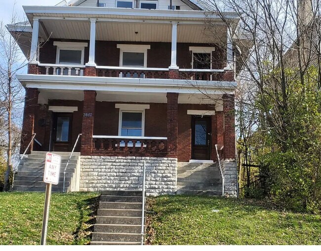 Building Photo - 3442 Larona Ave