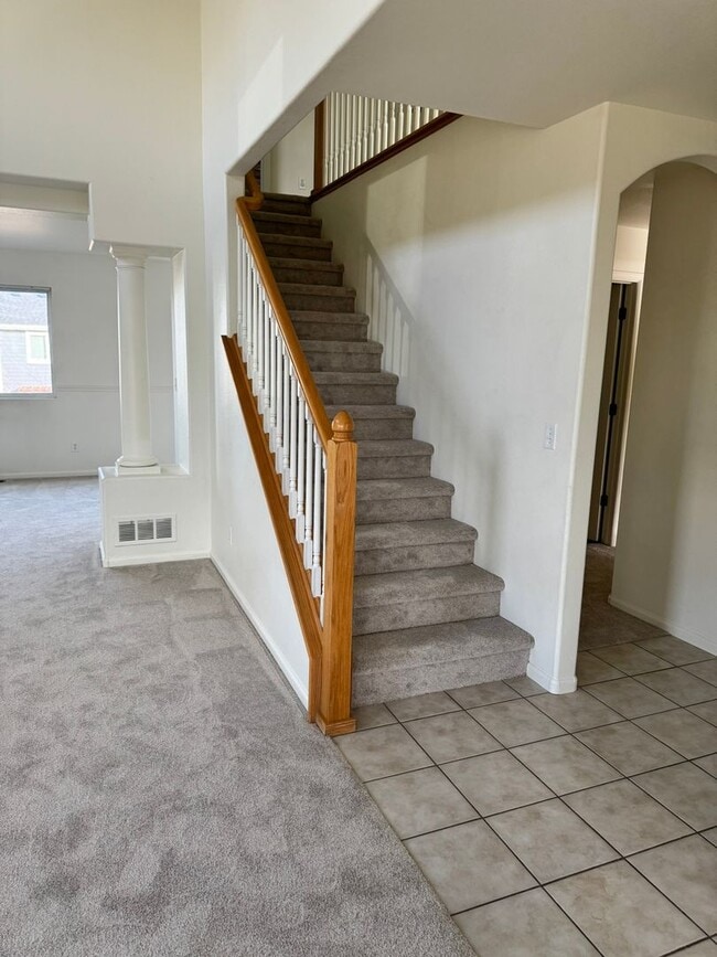 Building Photo - 1613 Summerset Dr