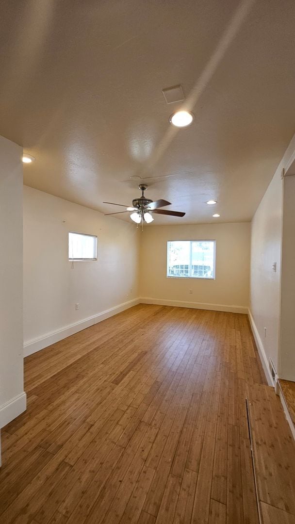 Building Photo - SE Cute 2 Bedroom 1 Bath Home.