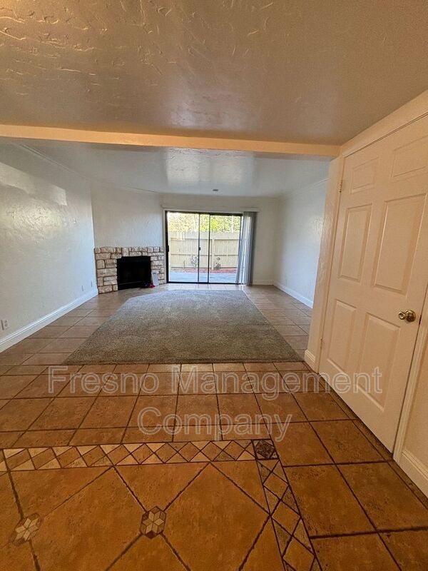 Building Photo - 4885 N Backer Ave