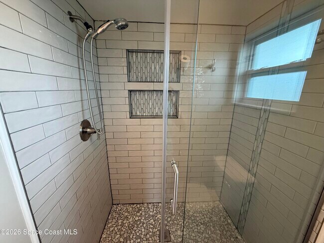 Building Photo - 563 Summers Creek Dr