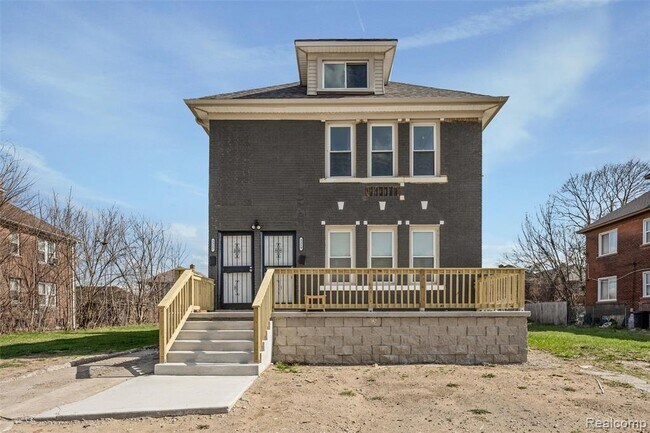 Building Photo - 3217 Elmhurst St