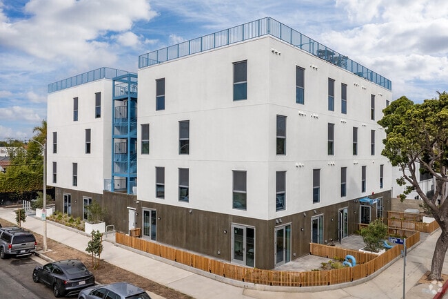 Building Photo - The Louella