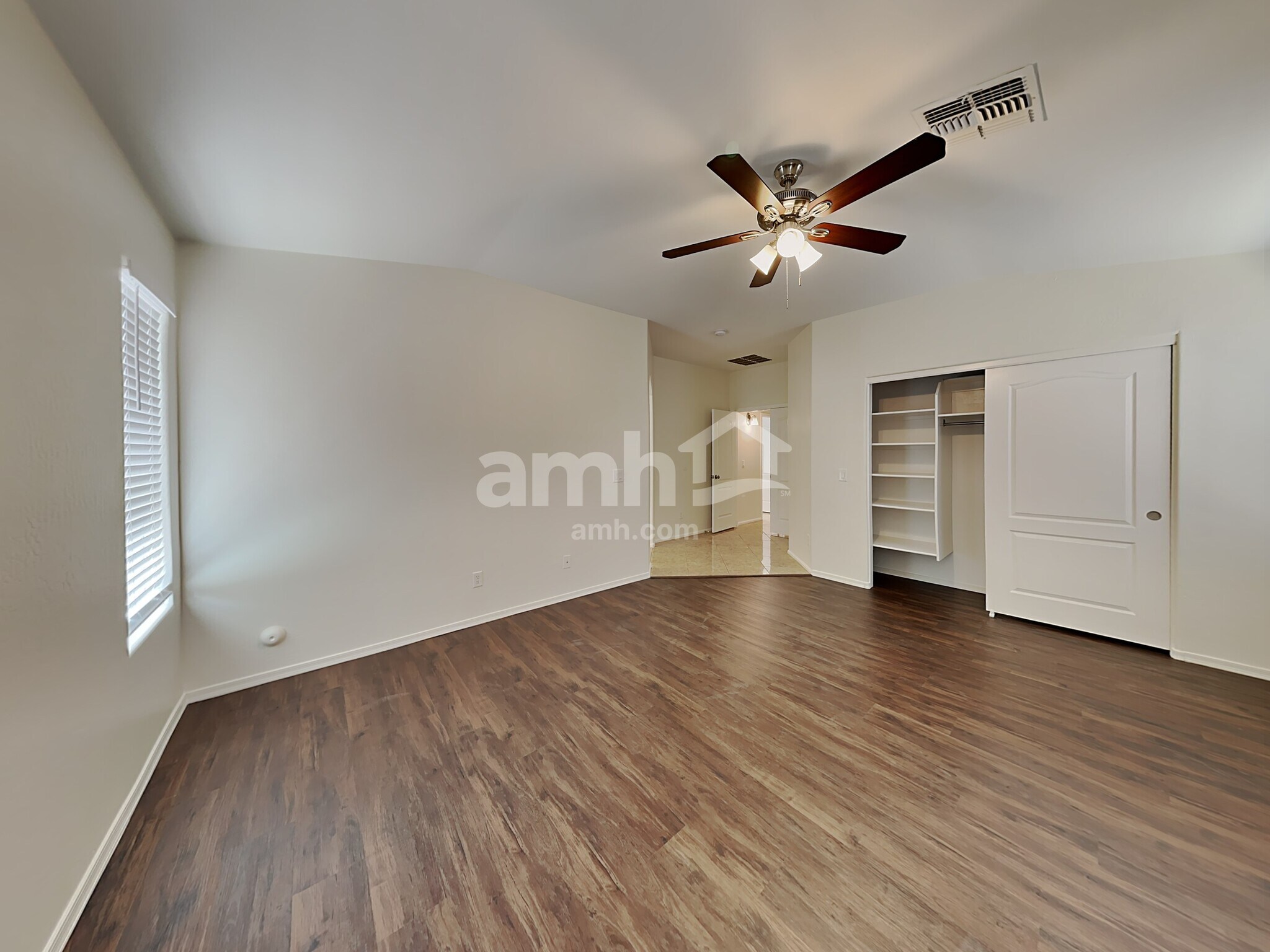 Building Photo - 3933 E Mica Rd