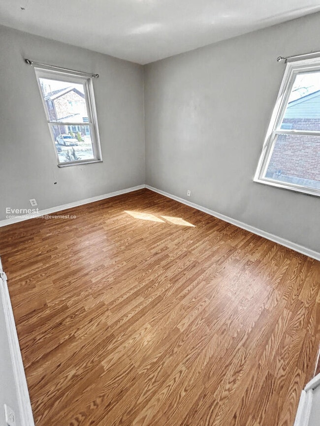 Building Photo - University City Charm Meets Modern Comfort / 4 Beds & 2 Baths / Available Now!