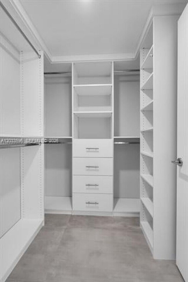 Building Photo - 300 Sunny Isles Blvd