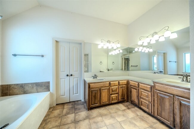 Building Photo - 109 Chateau Dr